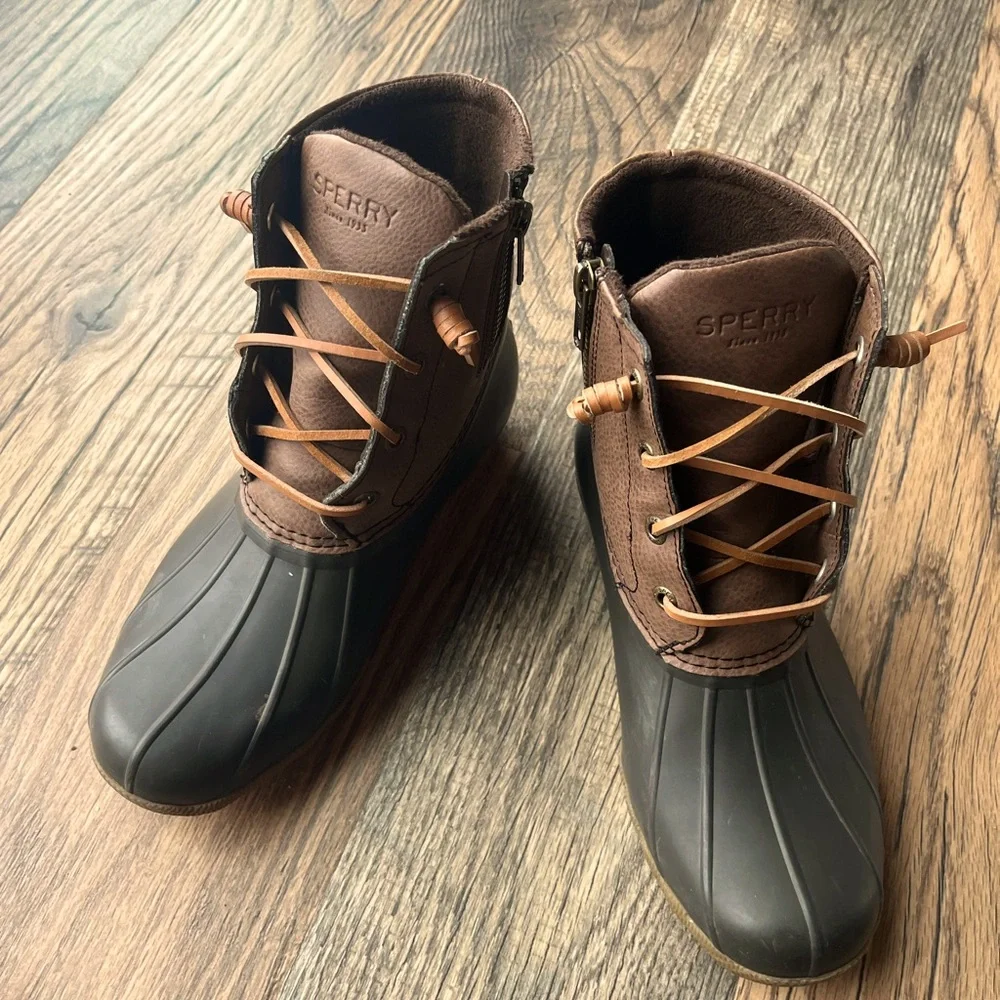 SOLD!! Sperry salt water duck boots size 7 excellent condition mint leather - Picture 1 of 10
